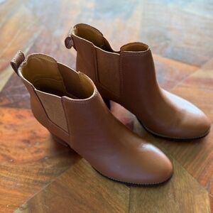 J. Crew low boot with 2" heel in brown leather :: like new :: ladies size 7.5
